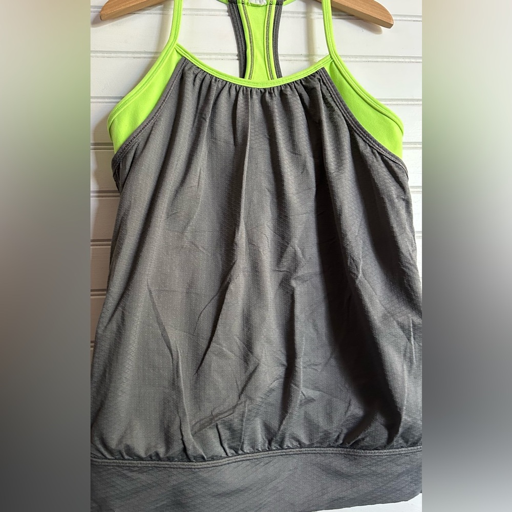 IVIVVA girls size 10 Double Dutch top